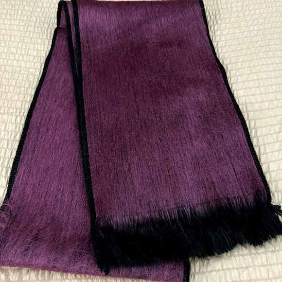 Beautiful alpaca scarf still purple with black trim from Ecuador so soft a… - Picture 4 of 8